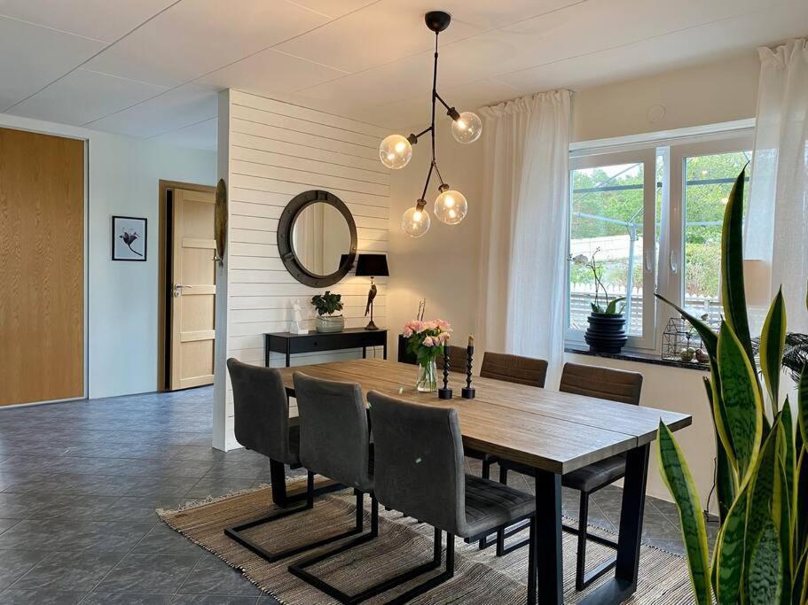 Villalaegenhet I Askim Med Havsutsikt Göteborg Zewnętrze zdjęcie